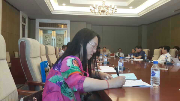 李老师今天出席云南代表团与黑龙江代表团在全国人大会议中心分组讨论，针对专题报告谈体会和感受。