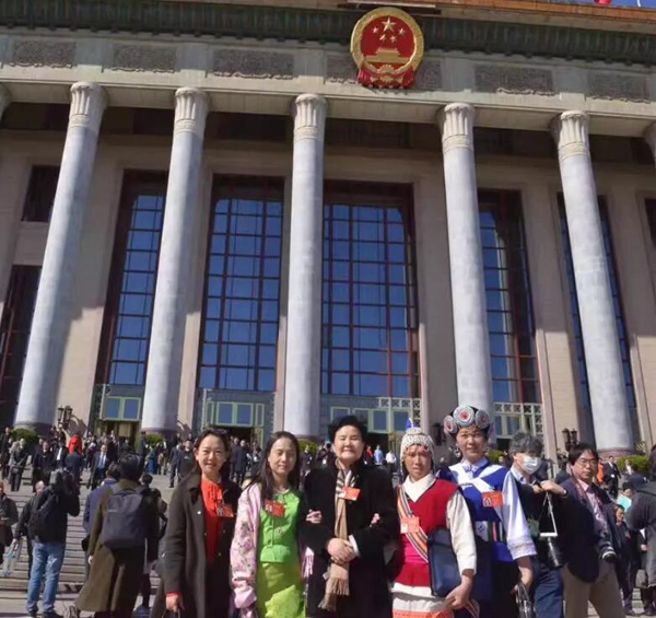 李光惠老师在人民大会堂听周强院长作最高人民法院工作报告